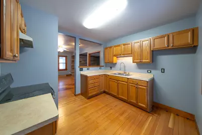 1119  Pleasant St, Lake Geneva, WI 53147 - Photo 5
