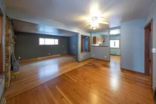 1119 Pleasant St, Lake Geneva, WI 53147 - Photo 3