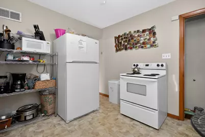 7829 W Lisbon Ave, Milwaukee, WI 53222 - Photo 9