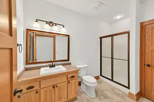 605 St Johns Dr, Delafield, WI 53018 - Photo 23