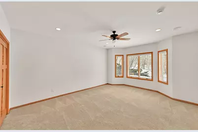 605  St Johns Dr, Delafield, WI 53018 - Photo 33