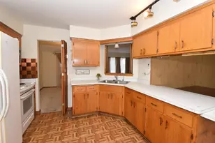 1108 W Zedler Ln, Mequon, WI 53092 - Photo 13