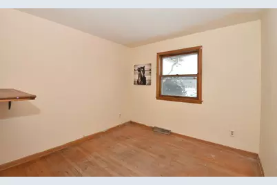 1108 W Zedler Ln, Mequon, WI 53092 - Photo 19