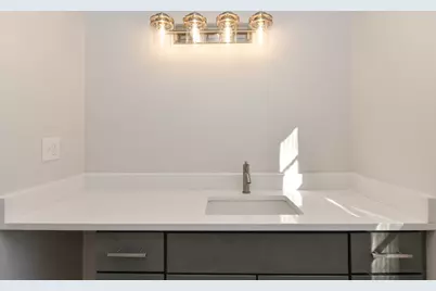 137 S Green Bay Rd, Racine, WI 53406 - Photo 29