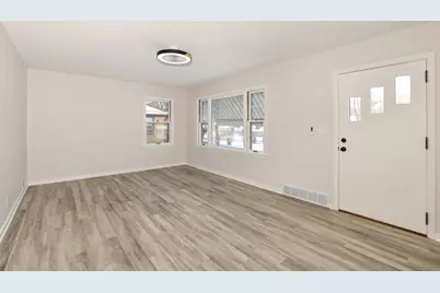 137 S Green Bay Rd, Racine, WI 53406 - Photo 15