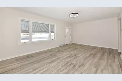 137 S Green Bay Rd, Racine, WI 53406 - Photo 17