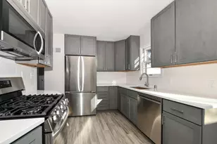 137 S Green Bay Rd, Racine, WI 53406 - Photo 9