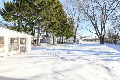 137 S Green Bay Rd, Racine, WI 53406 - Photo 33