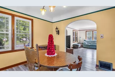 1513 E Harriet St, Appleton, WI 54915 - Photo 5