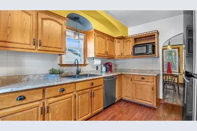 1513 E Harriet St, Appleton, WI 54915 - Photo 7