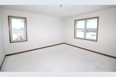 912  Fairway Dr, Twin Lakes, WI 53181 - Photo 9