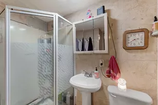 1831 W Becher St, Milwaukee, WI 53215 - Photo 17