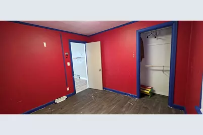 10700 W Manor Park Dr, West Allis, WI 53227 - Photo 9