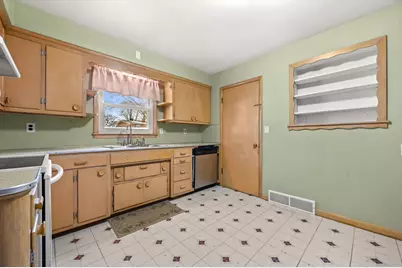 817  Scott St, Beaver Dam, WI 53916 - Photo 7