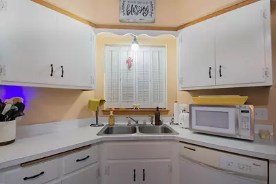 2  Riverdale Cir, Watertown, WI 53094 - Photo 21