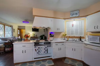 2  Riverdale Cir, Watertown, WI 53094 - Photo 19