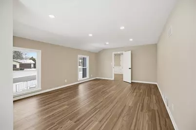 5801 W Allwood Dr, Franklin, WI 53132 - Photo 13