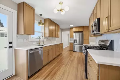 5801 W Allwood Dr, Franklin, WI 53132 - Photo 3