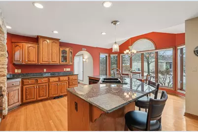 W174N4939  Sheffield Ct, Menomonee Falls, WI 53051 - Photo 9