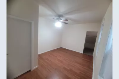 2159 S 11th St, Milwaukee, WI 53215 - Photo 7