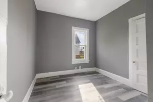 3279 N 21st St, Milwaukee, WI 53206 - Photo 13