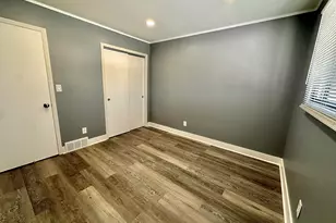 6611 N 52nd St, Milwaukee, WI 53223 - Photo 9