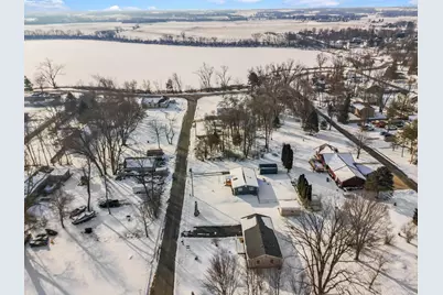 N6583  Daffodil Rd, Sugar Creek, WI 53121 - Photo 17