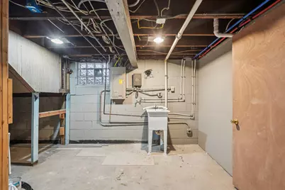 9208 W Swan Cir, Milwaukee, WI 53225 - Photo 25