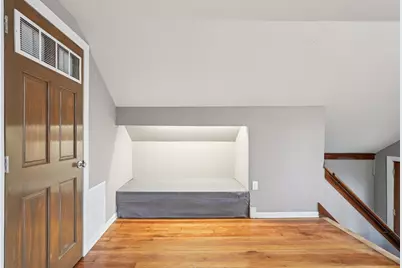 9208 W Swan Cir, Milwaukee, WI 53225 - Photo 17