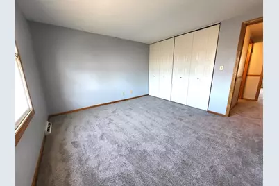 6240 W College Ave, Greendale, WI 53129 - Photo 15