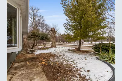6417 N Green Bay Ave, Glendale, WI 53209 - Photo 23