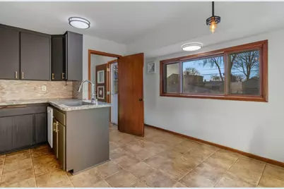 6417 N Green Bay Ave, Glendale, WI 53209 - Photo 3