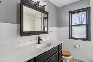 6417 N Green Bay Ave, Glendale, WI 53209 - Photo 15