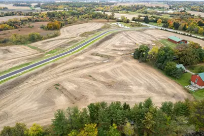 680  Beere Ln, Racine, WI 53105 - Photo 5