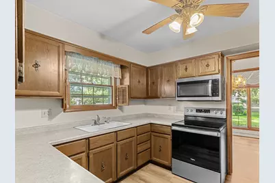 3121  Monroe St, Two Rivers, WI 54241 - Photo 17