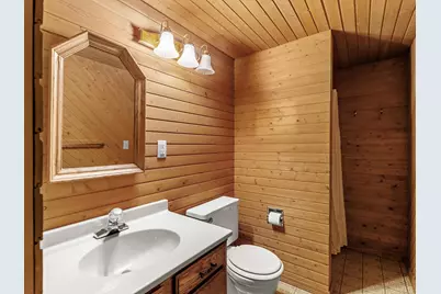 3121  Monroe St, Two Rivers, WI 54241 - Photo 37