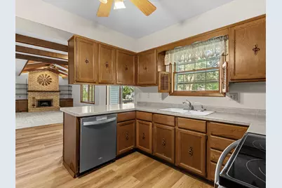 3121  Monroe St, Two Rivers, WI 54241 - Photo 7