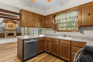 3121 Monroe St, Two Rivers, WI 54241 - Photo 7