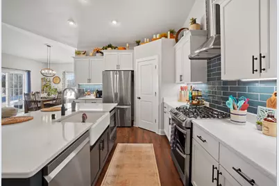 1533  Fay Ln, Oconomowoc, WI 53066 - Photo 11