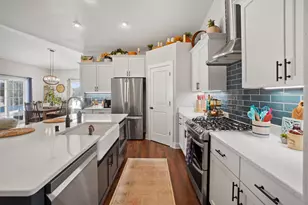 1533 Fay Ln, Oconomowoc, WI 53066 - Photo 11