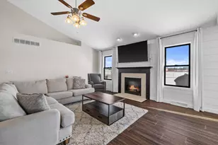 242 Cotton Grass Ln, Walworth, WI 53184 - Photo 3