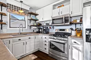 242 Cotton Grass Ln, Walworth, WI 53184 - Photo 7