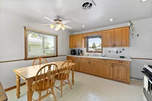 1521 W Holmes Ave, Milwaukee, WI 53221 - Photo 5