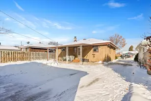 1521 W Holmes Ave, Milwaukee, WI 53221 - Photo 25