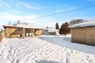 1521 W Holmes Ave, Milwaukee, WI 53221 - Photo 27