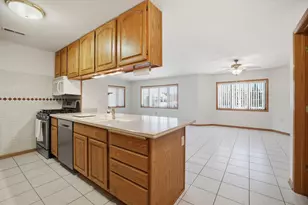 201 Oconomowoc Pkwy, Oconomowoc, WI 53066 - Photo 13