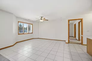 201 Oconomowoc Pkwy, Oconomowoc, WI 53066 - Photo 9