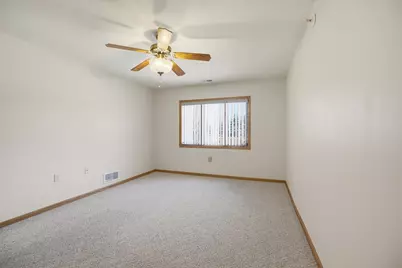 201  Oconomowoc Pkwy, Oconomowoc, WI 53066 - Photo 17