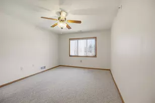 201 Oconomowoc Pkwy, Oconomowoc, WI 53066 - Photo 17