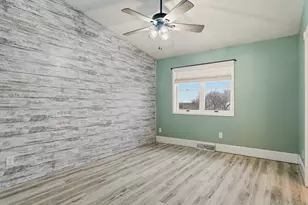 1978 Sandalwood Dr, Onalaska, WI 54650 - Photo 11